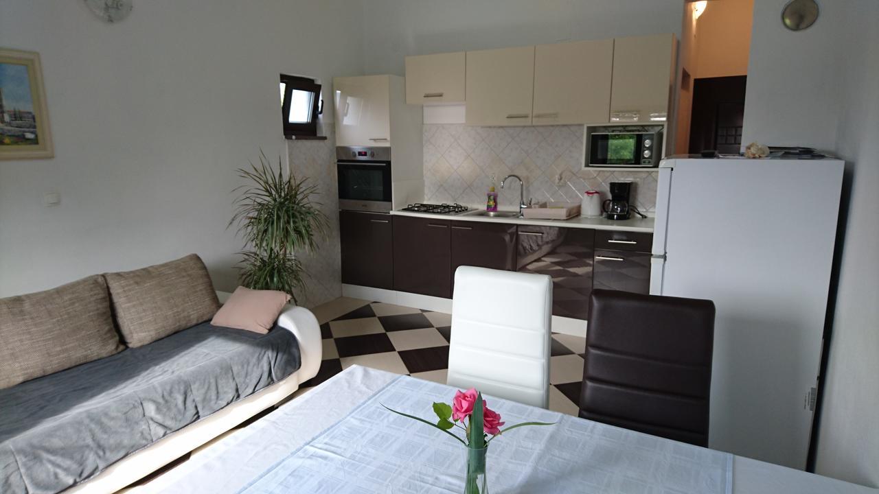 Апартаменты Apartman Bojana Стариград-Пакленица Экстерьер фото